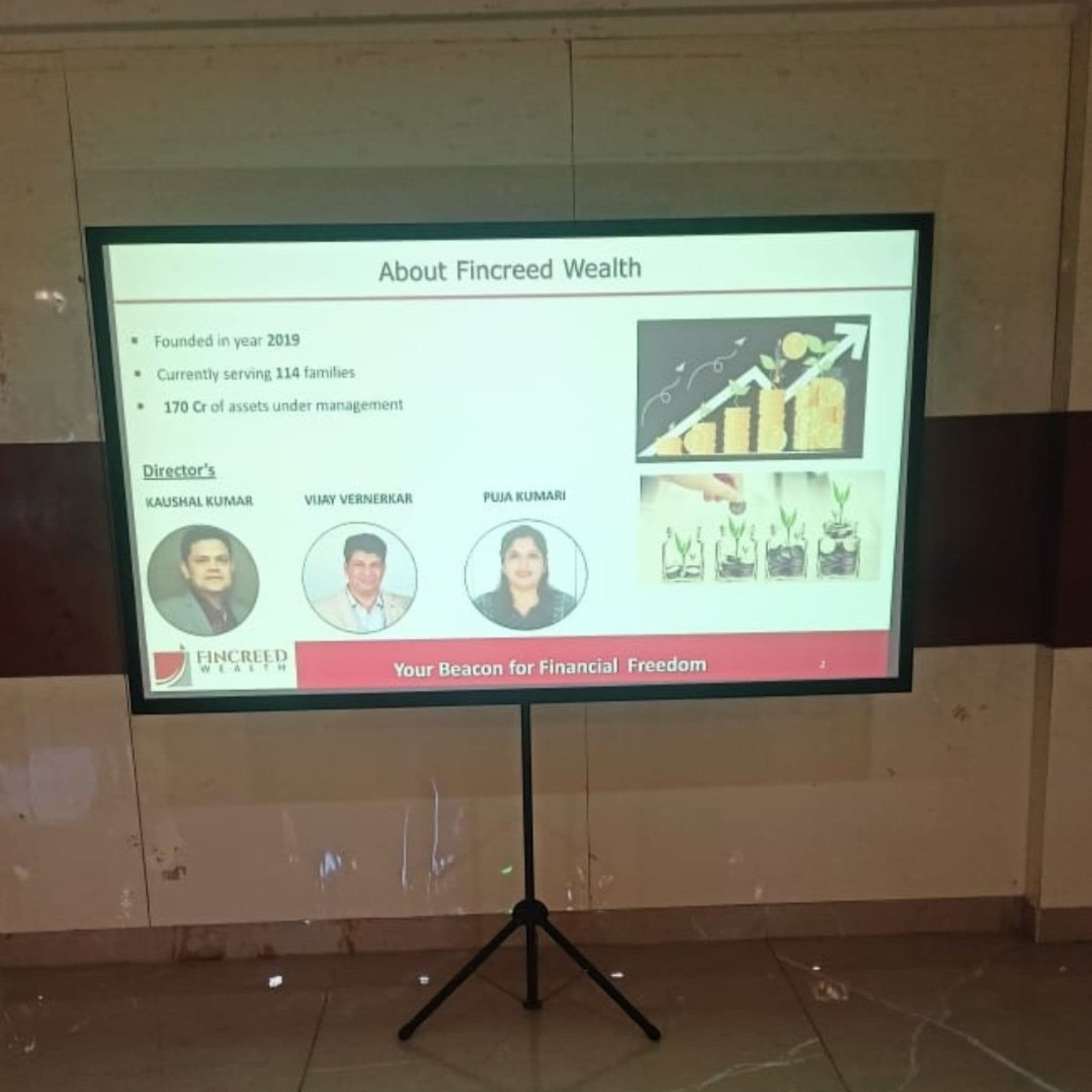 Projector Screen - thumbnail 2